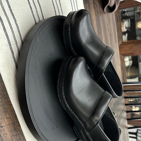 Dansko Black Leather Footwear - Picture 4 of 5